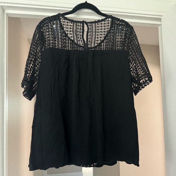 Black BiBi Top - Picture 3 of 3